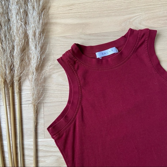Cropped High Neck Muscle Tank | Maroon | XS - Picture 2 of 5